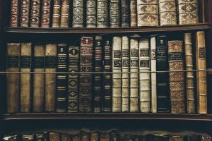 Ottenere la certificazione dello storico di famiglia/residenza ai fini di successioni, amministrazione di sostegno o attività storiche e culturali, attraverso la ricerca negli archivi storici dell’Anagrafe del Comune di Pistoia a far data dal 1866 in poi